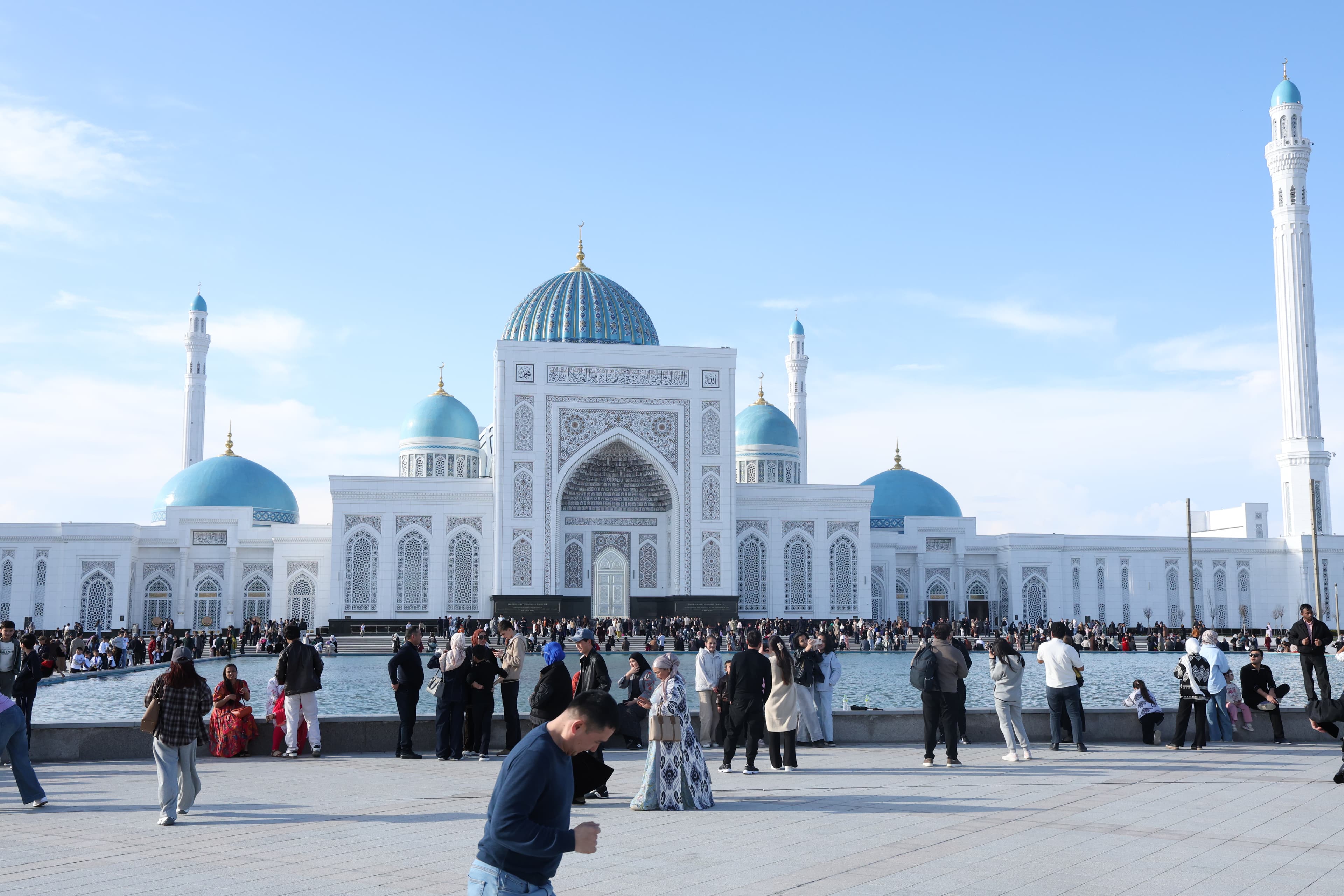 Комплекс в сумерках — освещение
